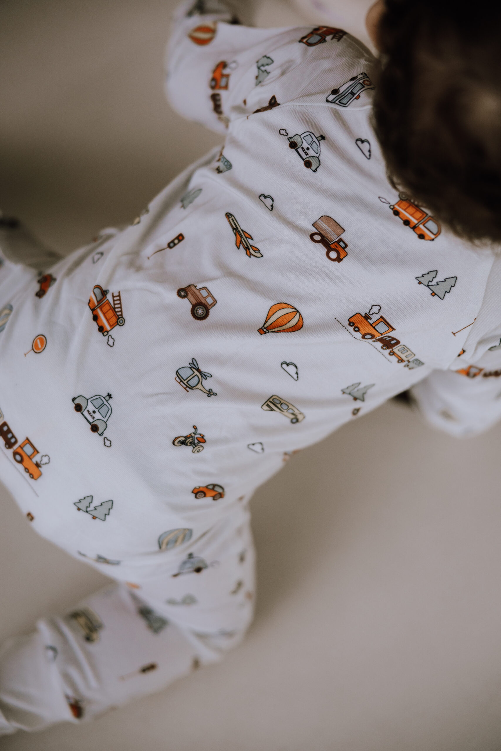 Onesie i bambusviskose med lynlås - vehicles print - Billede 7